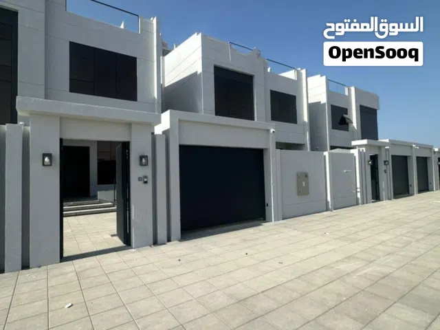 570 m2 More than 6 bedrooms Villa for Rent in Muscat Al Khoud