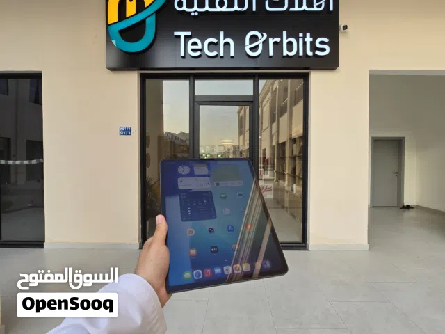 iPad Pro 12.9-inch (5th Gen) M1 1TB 16GB RAM مع الملحقات