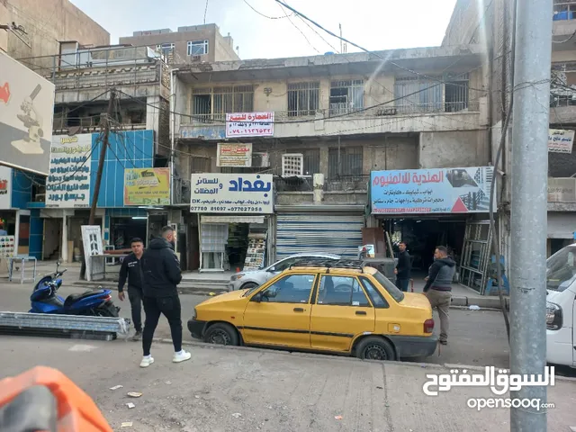 بناية ثلاث طوابق واجهة 12 ونصف مساحتها 280 متر