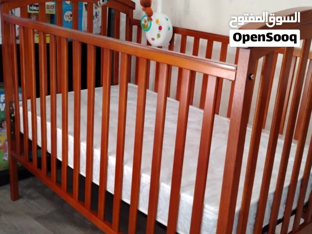 سرير أطفال / بيبي