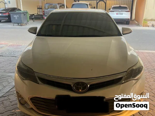 2013 تويوتا افالون Limited