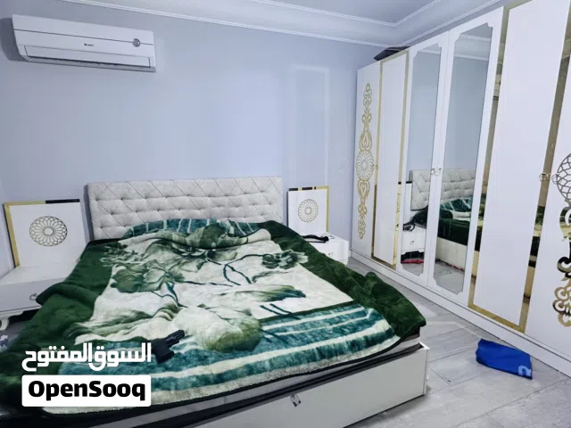 غرفة نوم مستعملة بحالة جيدة