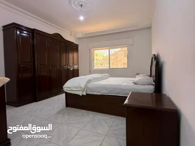 شقة مفروشة فاخرة. فرش جديد.اربد.مساحة كبيرة