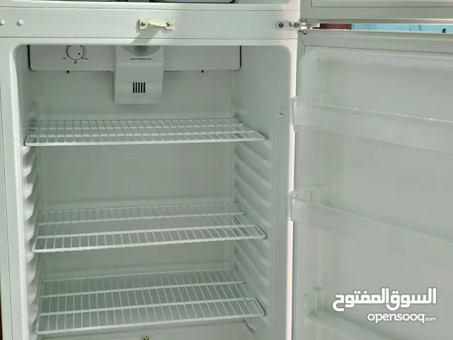 ثلاجه ويست بوينت حجمها ممتاز