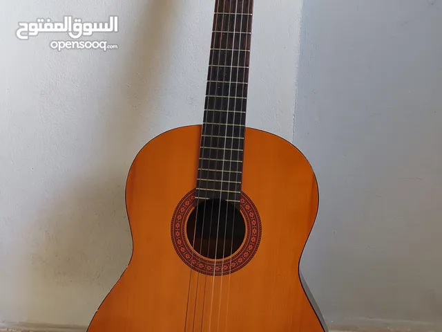 جيتار yamaha c40 بحالة ممتازة للبيع