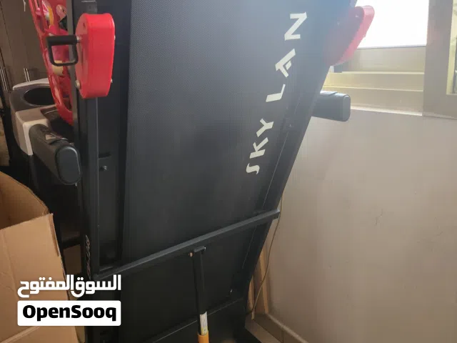 treadmill للمشي بحالة جديدة جدا البيع بسبب السفر