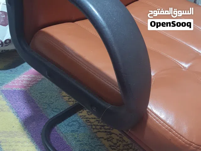 كرسي مكتب بحالة جيدة