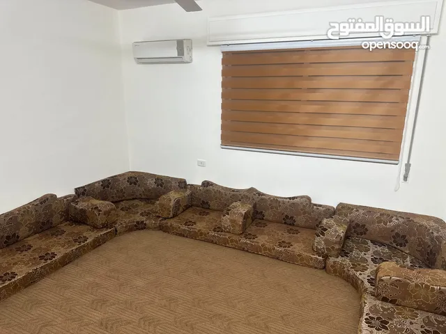 140 m2 3 Bedrooms Apartments for Rent in Zarqa Al Zarqa Al Jadeedeh