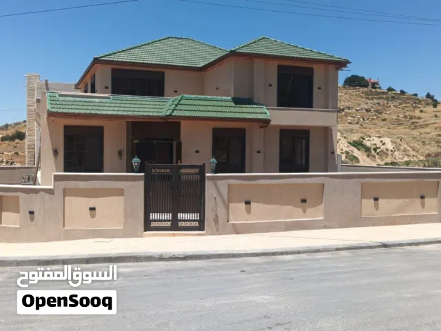 للبيع فيلا فاخرة بناء جديد في منطقة بدر الجديدة الموقع: بدر الجديدة – منطقة هادئة ومخدومة بالكام