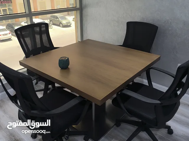 6 كراسى متحركه 2كرسى ثابت