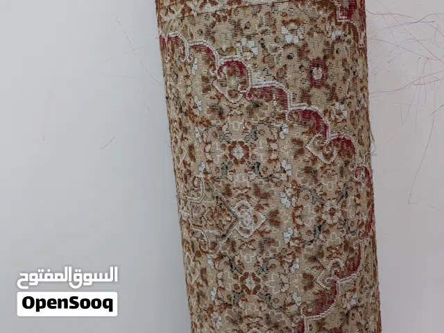 للبيع سجاد بحالة جيدة for sale carpet in good condtion