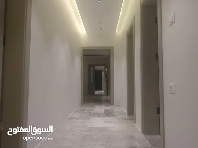 235m2 4 Bedrooms Apartments for Sale in Tripoli Al-Nofliyen