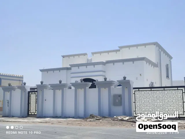للايجار فيلا جديدة وبطابقين وبموقع ممتاز في الرميس حواليها استراحات قائمة وقريبة من مركز النسيم