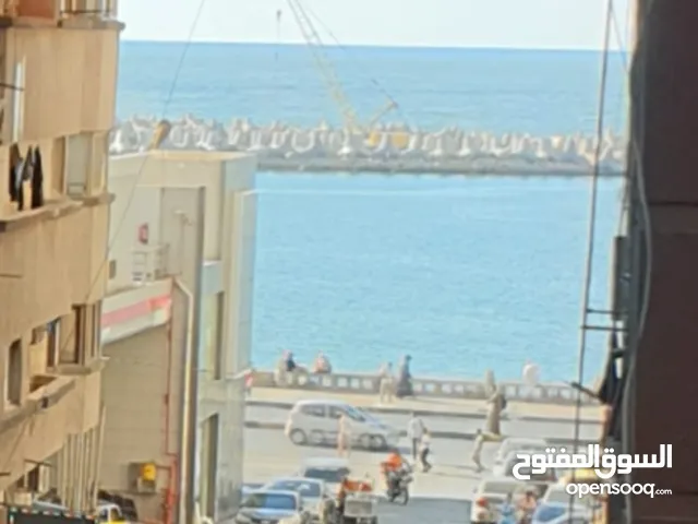 #شقة للبيع ترى البحر متفرع من شارع 18 قريبة من البحر