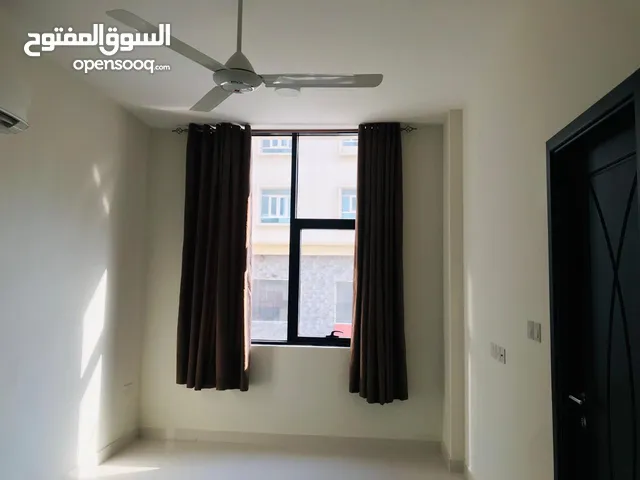 شقة سكني تجاري للبيع مقابل عمان مول