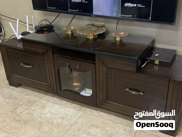 Tv unit قاعدة تلفاز بحالة ممتازة