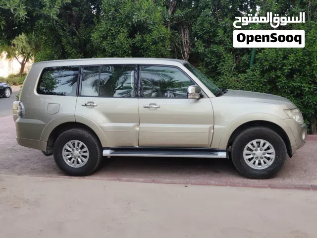 2014 ميتسوبيشي باجيرو GLS
