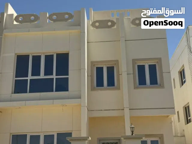 330 m2 More than 6 bedrooms Villa for Rent in Muscat Al Khoud