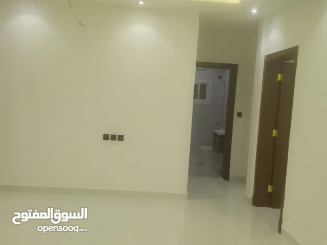 130m2 4 Bedrooms Apartments for Rent in Jeddah Hai Al-Tayseer