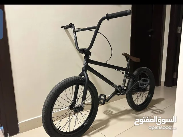 Flybikes Neutron BMX – For Sale* Condition: Like New Color: Metallic Black Comes with Brake