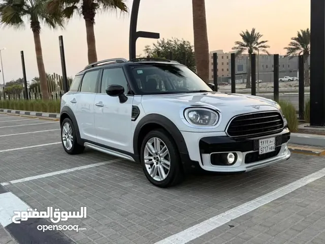 للبيع ميني كانتري مان 2020 فل كامل بانوراما وارد كوريا الممشى 82 الف كم مقاعد جلد - تحكم مقاعد ال