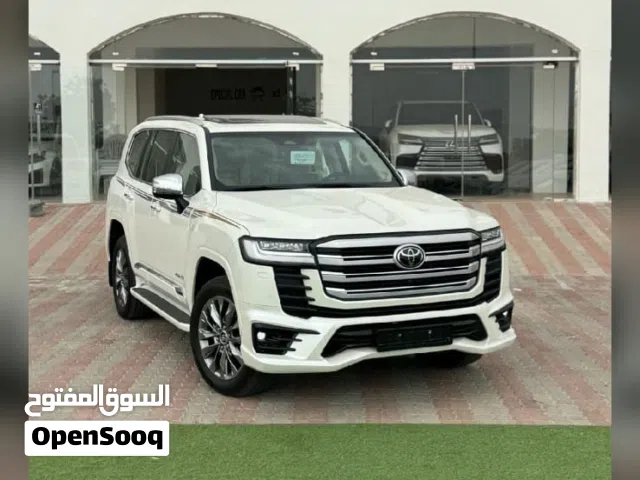 لاندكروزر VX.R موديل 2026 فل أوبش أبيض داخل بيج وارد الفطيم تعتبر زيرو كم فقط 1400كم.. تأمين عمان وا