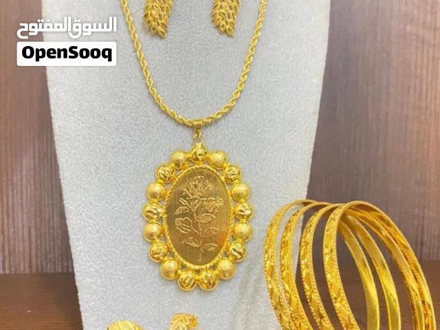 موجود عندي طقم ايطالي مكفول للبيع