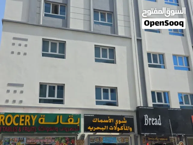 شقتين للبيع في سوق الخوض في نفس البناية