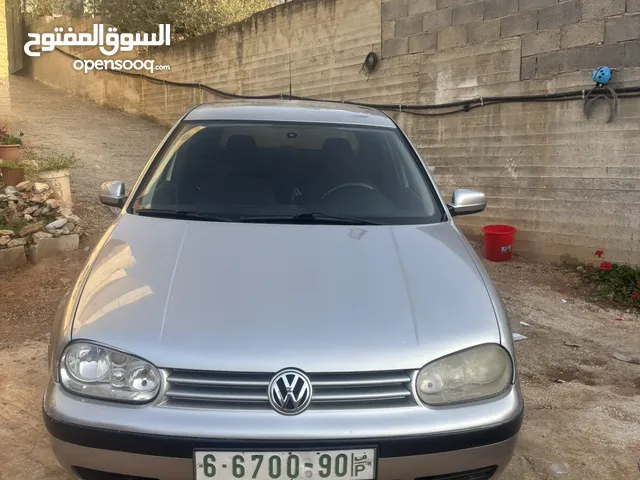 جولف موديل 2002 للبيع السيارة الف موجودة في قبلان  ا