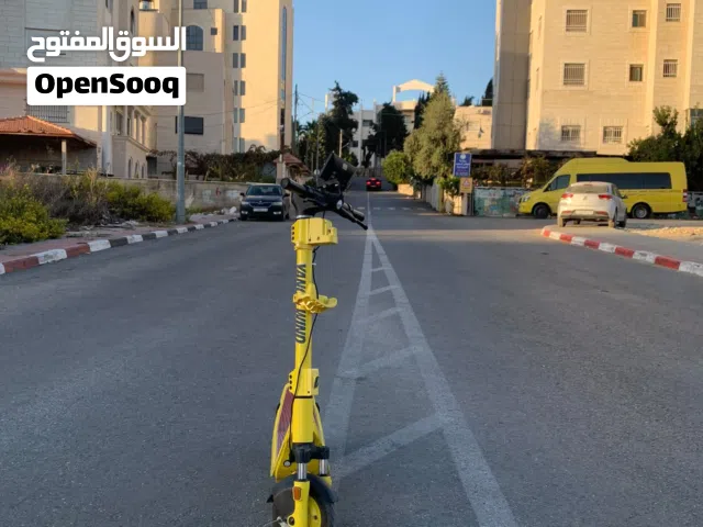 سكوتر ماشاء الله نظيف بدي حد يحط فيه سعر مرتب وحلال زلال عليه بس السعر يكون مناسب الو. 36فولت