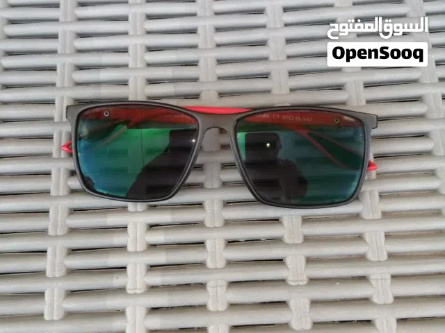 نظارة طبية متقلبة نوع اوميقا اصليه استعمال خفيف جدا بحالها الوكالة فيها حمايه من الأشعة الضارة