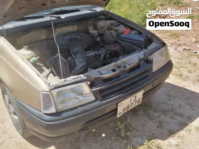 1990 أوبل فيكترا
