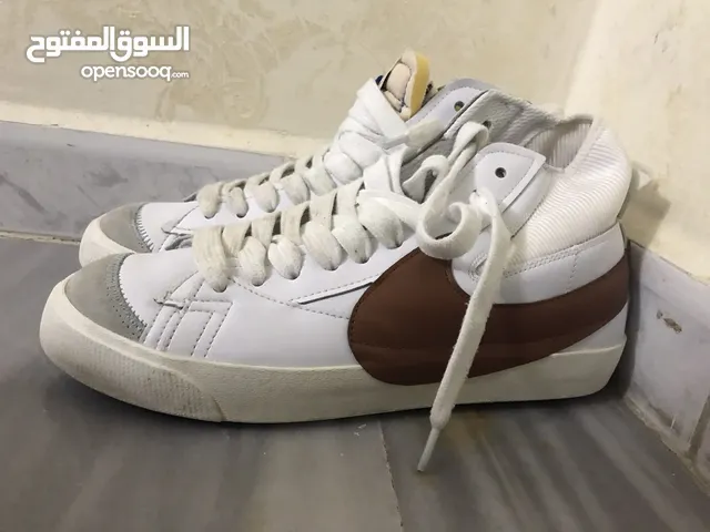 43.5 Slippers & Flip flops in Amman
