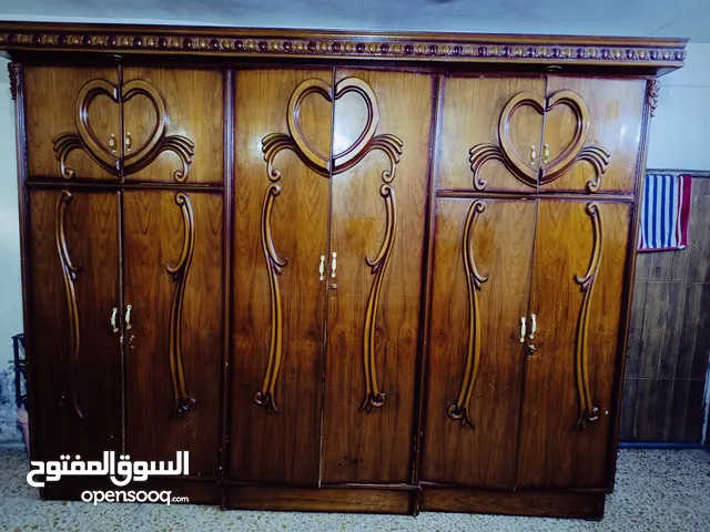 للبيع كنتور خشب كبير وحلو ومستعمل