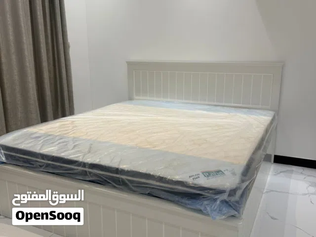 سرير مع مرتبة طبية بحالة جديدة للبيع – 250 ريال عماني