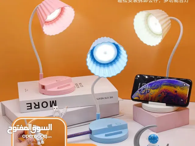 مصباح دراسة ذات سطوع عالي بحركة 360 درجة تاتي مع مجسم رجل فضاء + مجسم على شكل هلا