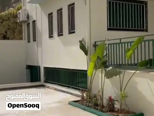 فيلا لي الايجار تقع في النوفليين تصلح مشروع