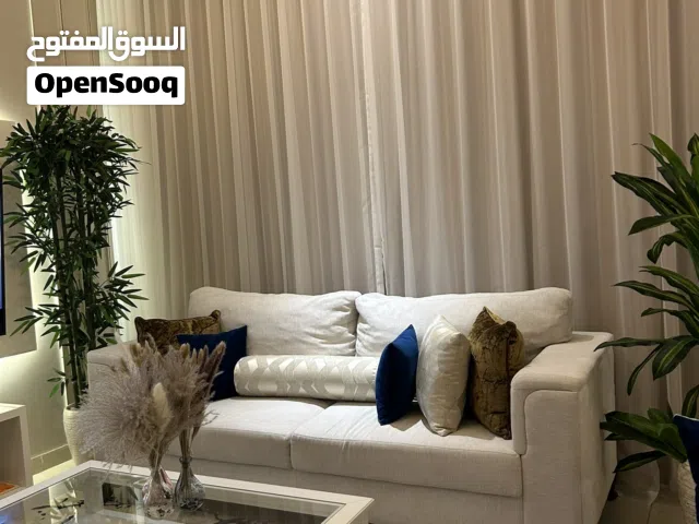 كنبة مودرن بثلاث مقاعد