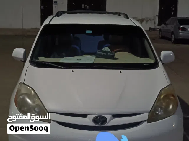 2008 تويوتا سيينا LE