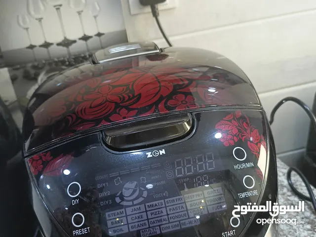 صانعة طعام احترافية جديدة بدون استخدام