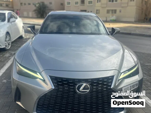 2022, لكزس, IS, IS 300