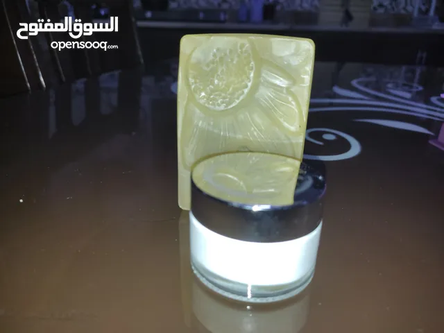 كريم سم النحل وصابونه للبشره