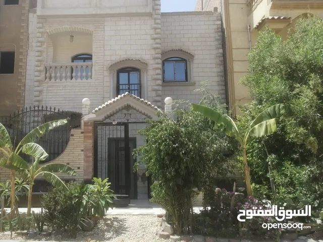 150 m2 5 Bedrooms Villa for Sale in Giza 6th of October