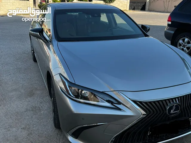 Lexus ES300 mod 2019