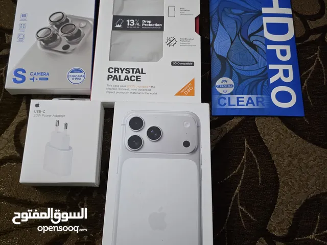 ايفون 17 بروماكس لون فضي