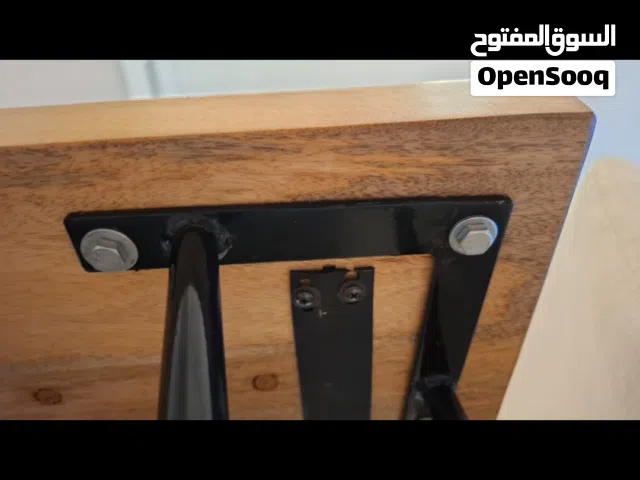 طاولة طعام من خشب المانجو