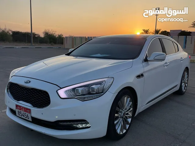 كيا K900 موديل 2015 وارد امريكا لون ابيض ومن داخل هيليوس فول ابشن رقم 1 سقف كنتارا وطبلون دجيتل