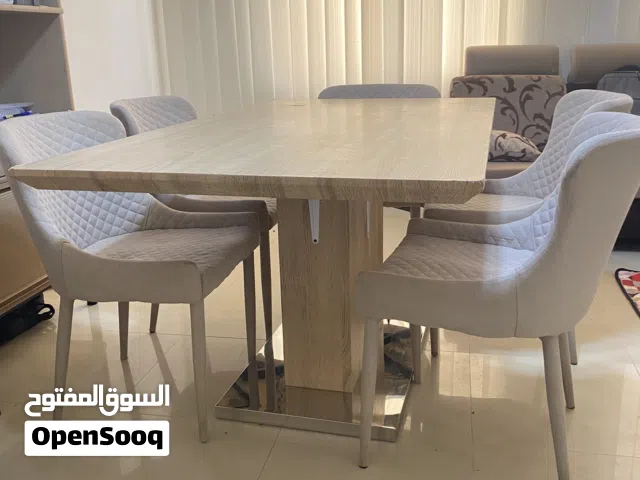 طاولة طعام  food table