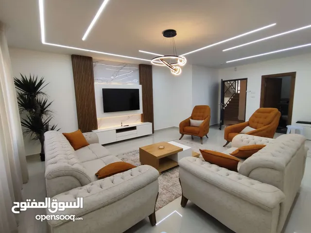 165 m2 3 Bedrooms Apartments for Rent in Ramallah and Al-Bireh Ein Musbah