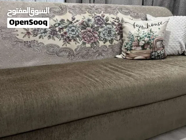 كنب بيج نظيف جدامستعمل خفيف 3قطع ب 20